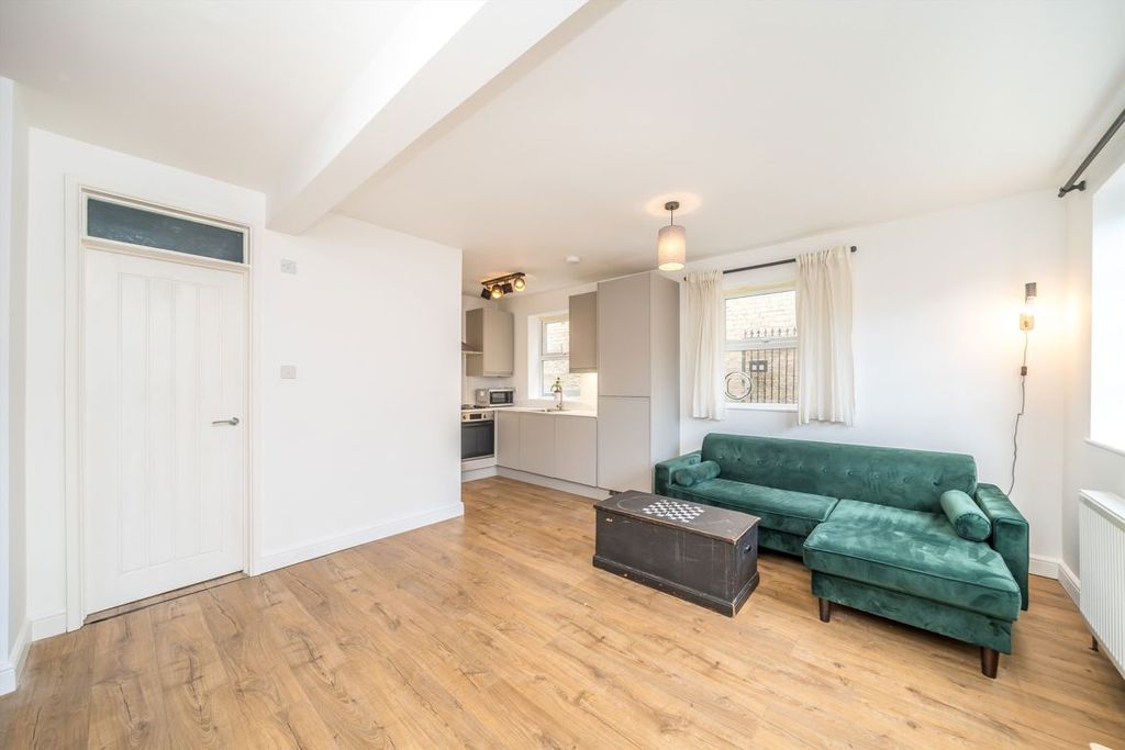 Property photo 2 of 5