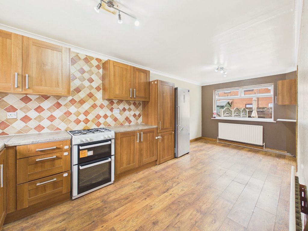 Property photo 2 of 18 5291742