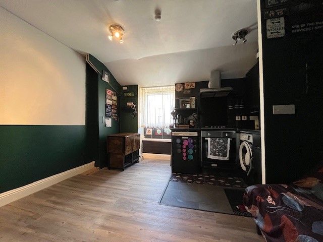 Property photo 1 of 6 Lounge