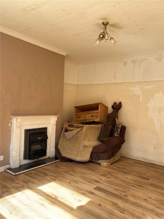 Property photo 2 of 7 Picture No. 05