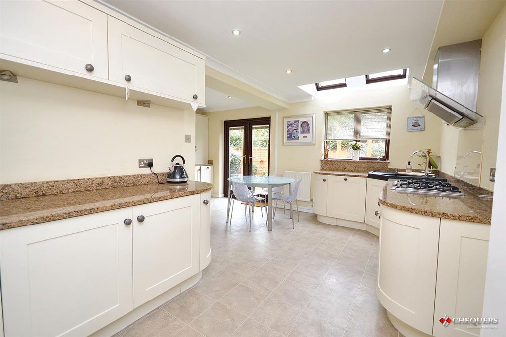 Property photo 2 of 22 Kitchen/ Breakfast Room