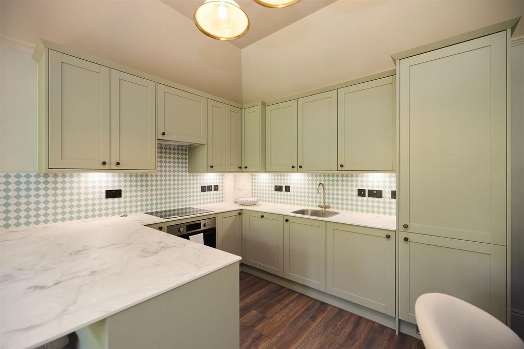 Property photo 2 of 10 Ln Woo 6 D Kitchen_014.Jpg