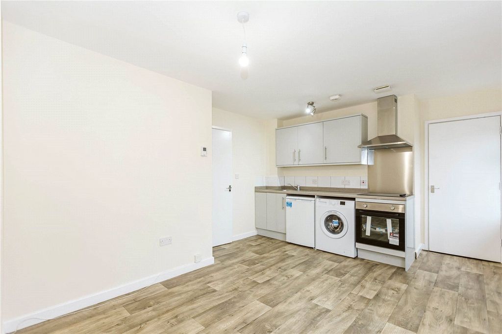 Property photo 2 of 11 Picture No. 25