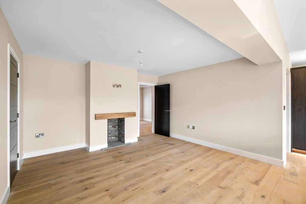 Property photo 3 of 26 5352663