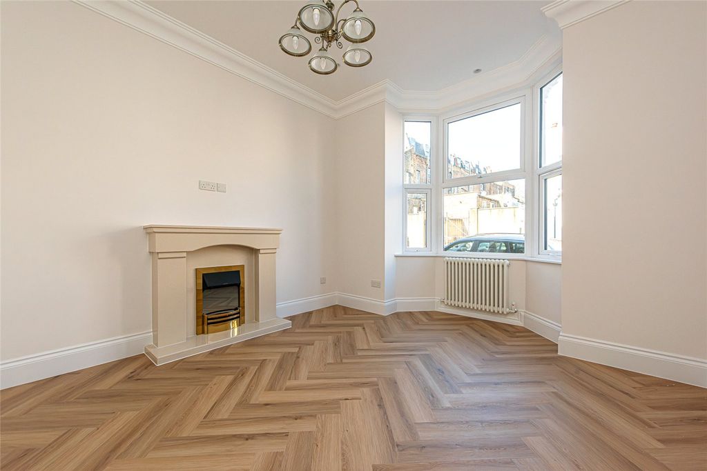 Property photo 3 of 45 Picture No. 47
