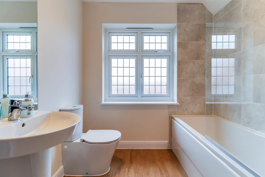 Property photo 2 of 12