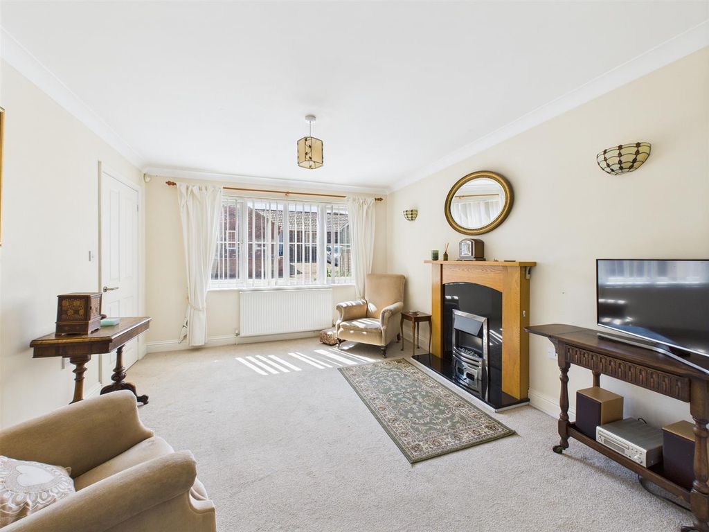 Property photo 3 of 19 Cam04116G0-Pr0241-Still008.Jpg