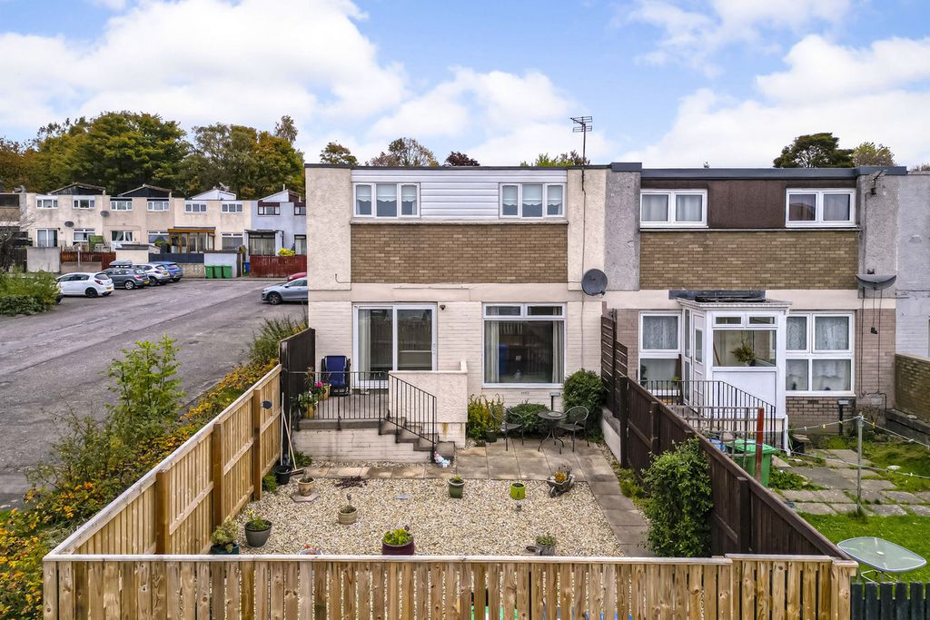 Property photo 1 of 28