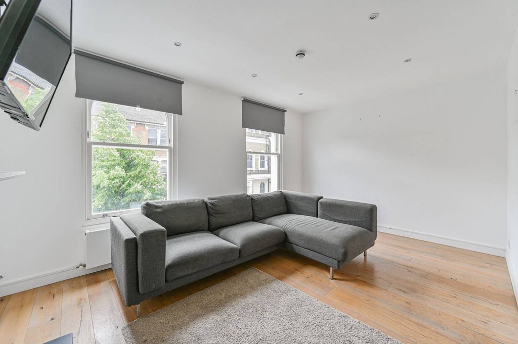 Property photo 2 of 7
