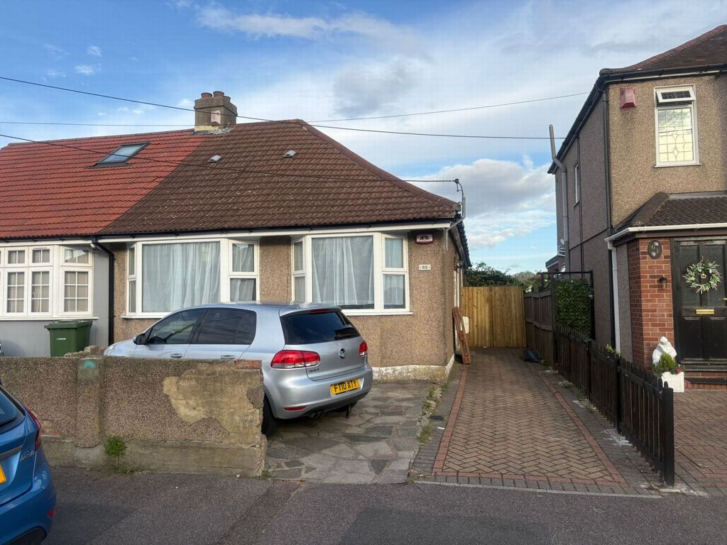Property photo 1 of 24 Photo 9