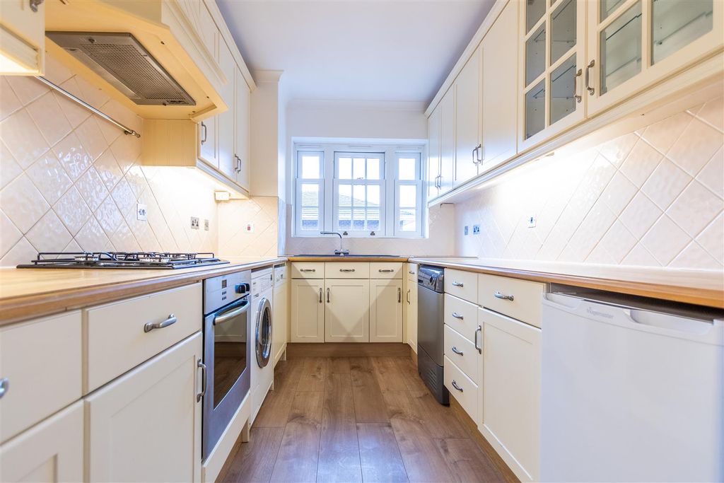 Property photo 2 of 6 Kitchen (1 Of 1).Jpg