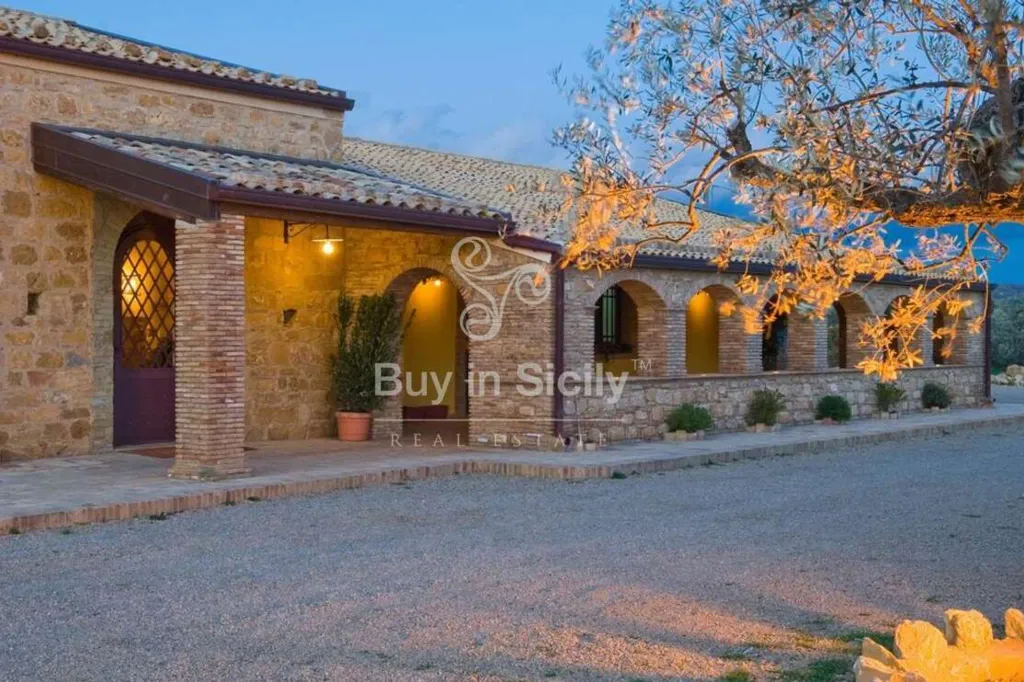 Property photo 2 of 16 <Alttext/>