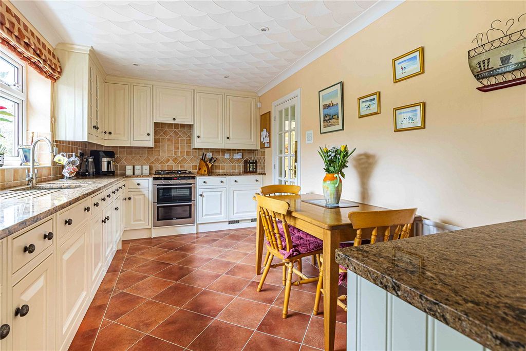 Property photo 3 of 44 Picture No. 13