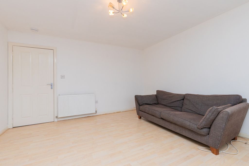 Property photo 3 of 25