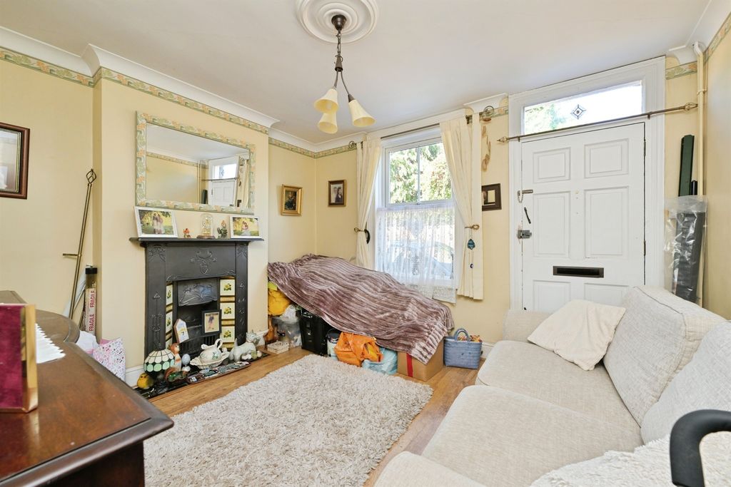 Property photo 2 of 17