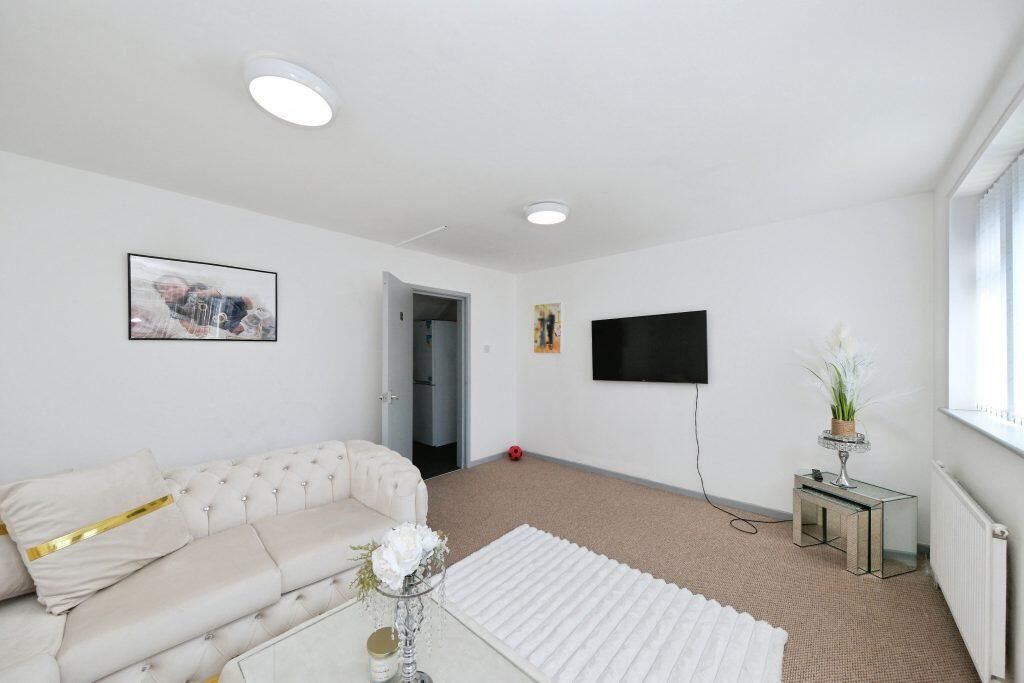 Property photo 3 of 23