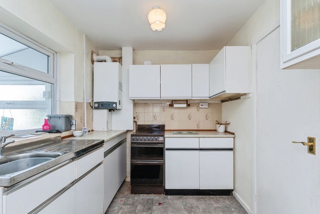Property photo 3 of 19 Pbox-Img.Jpg