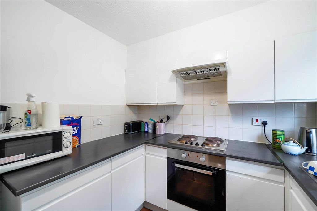 Property photo 3 of 15 Picture No. 18