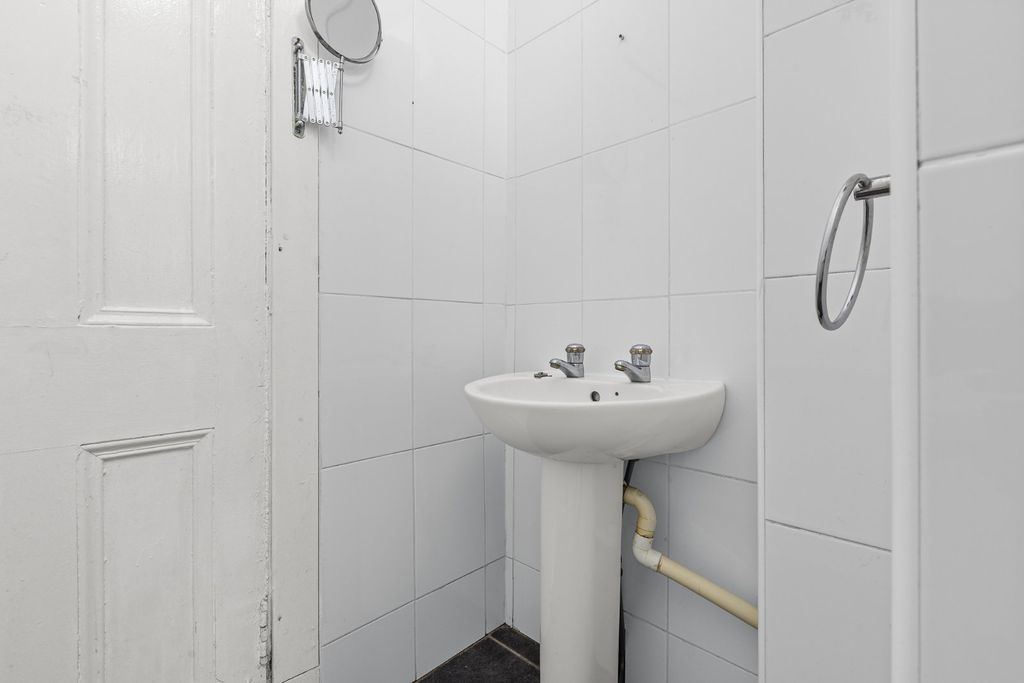 Property photo 2 of 16 Picture 2