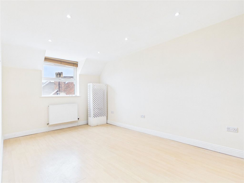 Property photo 1 of 7 Picture No. 14