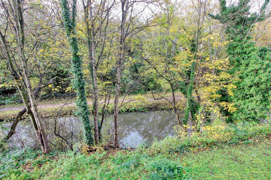 Property photo 2 of 11 Views Over The Chesterfield Canal