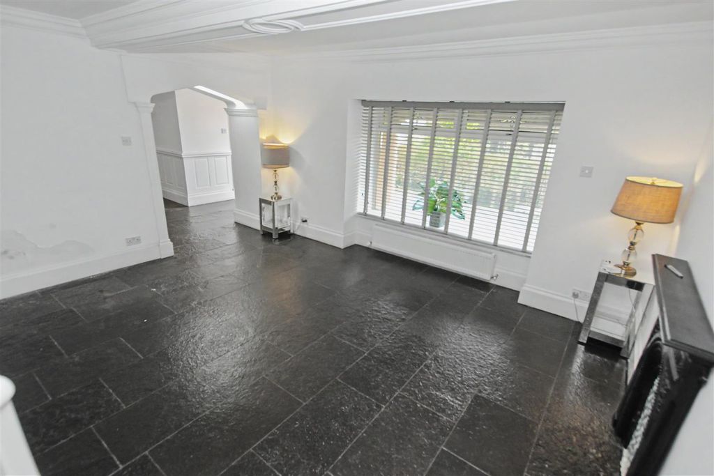 Property photo 2 of 17 2.Jpg