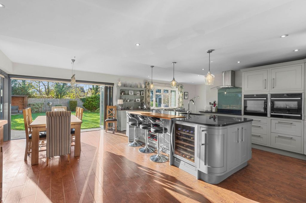 Property photo 3 of 20