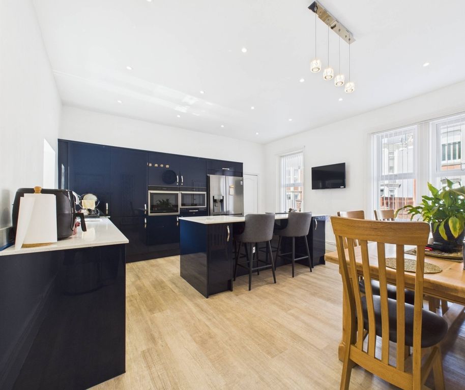 Property photo 2 of 20 Cam02195G0-Pr0074-Still013 Copy