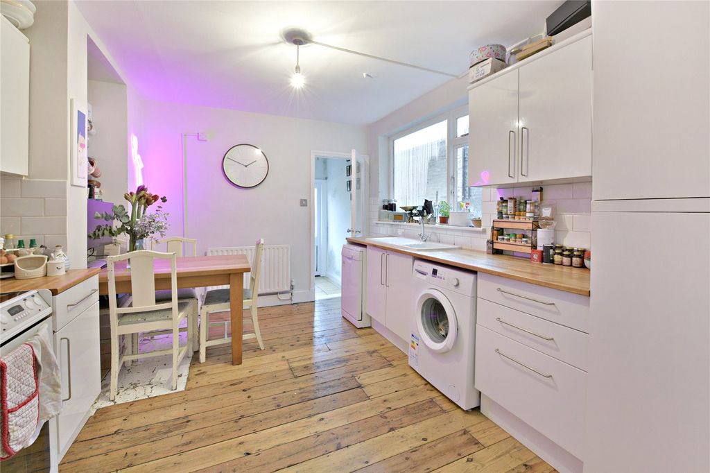 Property photo 3 of 6