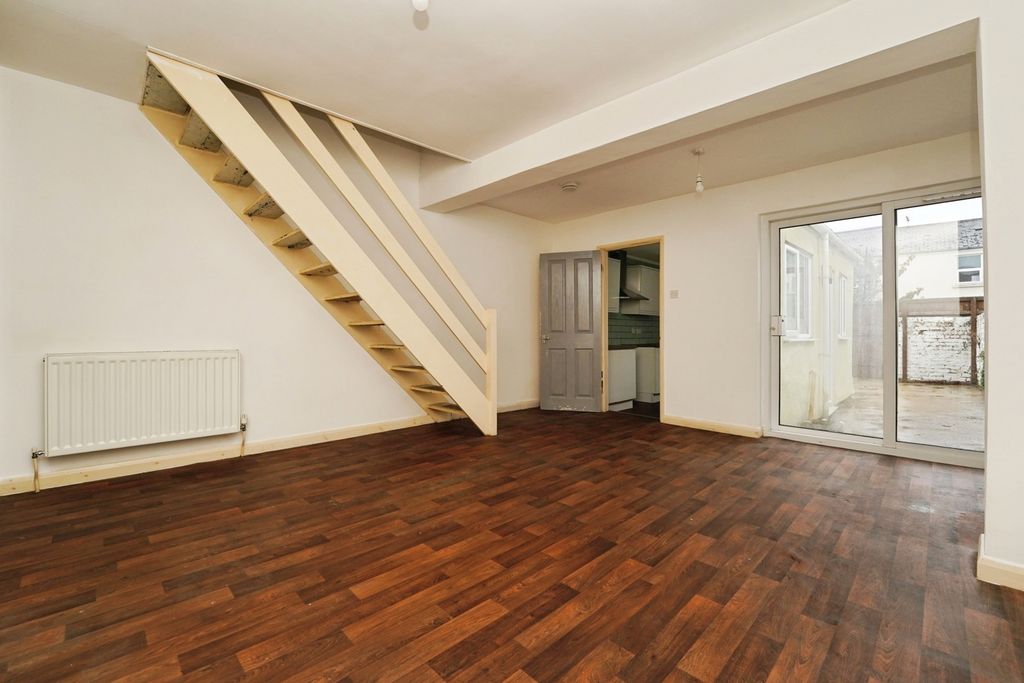 Property photo 3 of 12 Pbox-Img.Jpg