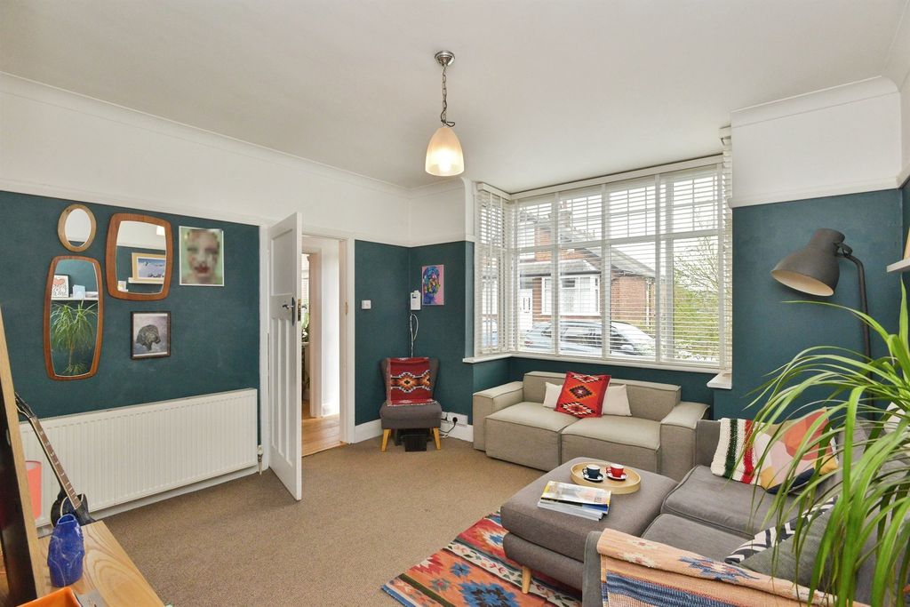 Property photo 2 of 20