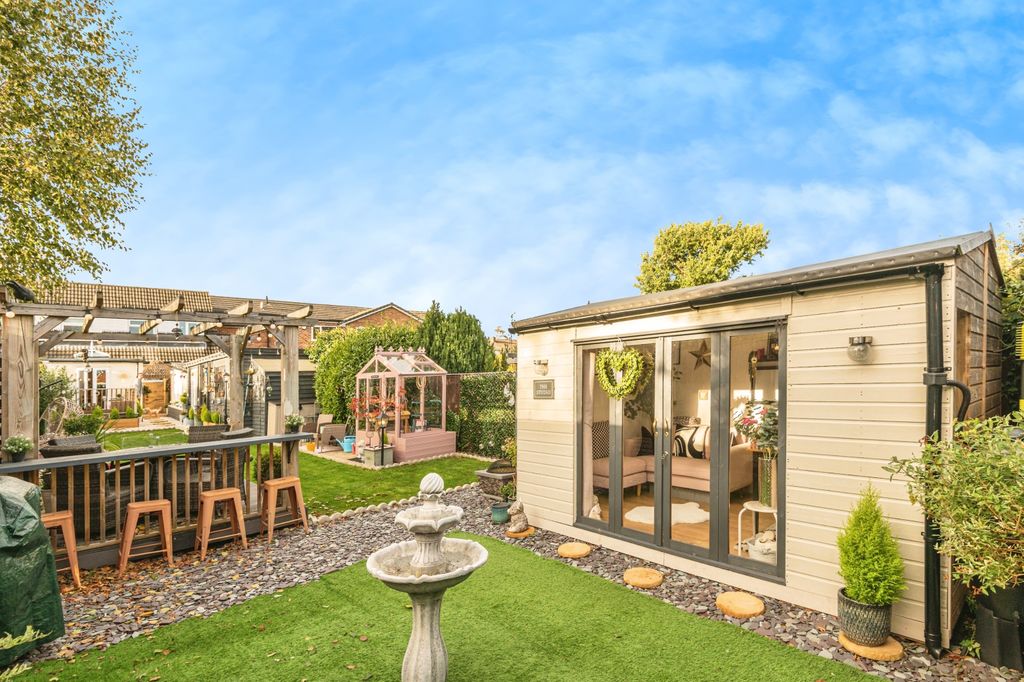 Property photo 2 of 19