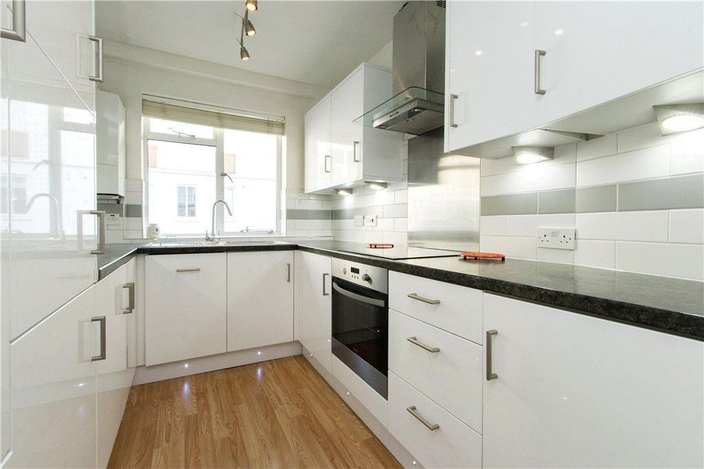 Property photo 3 of 5 Kitchen