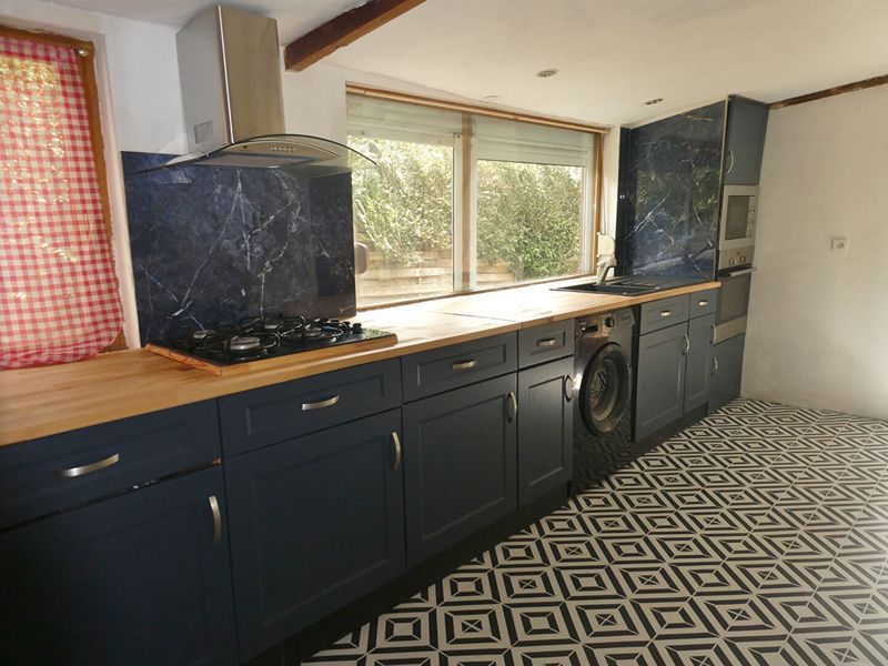 Property photo 3 of 11 Photo 3