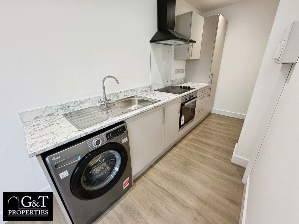 Property photo 2 of 6 Kitchen