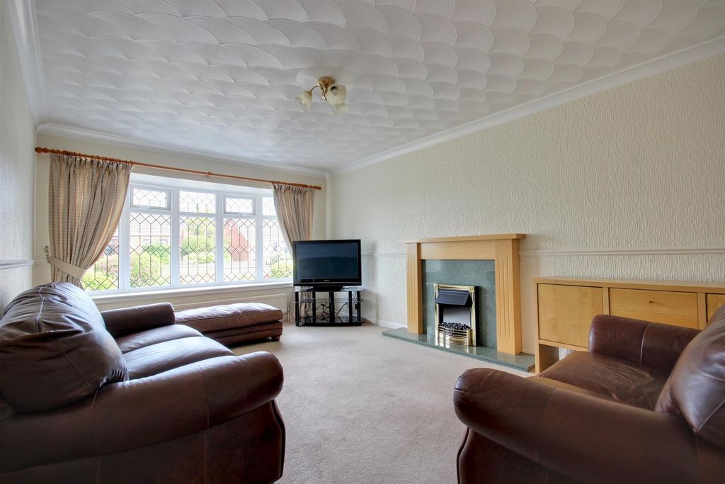 Property photo 2 of 16 Well Lane (1).Jpg