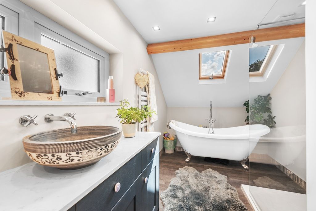 Property photo 2 of 29 5010204