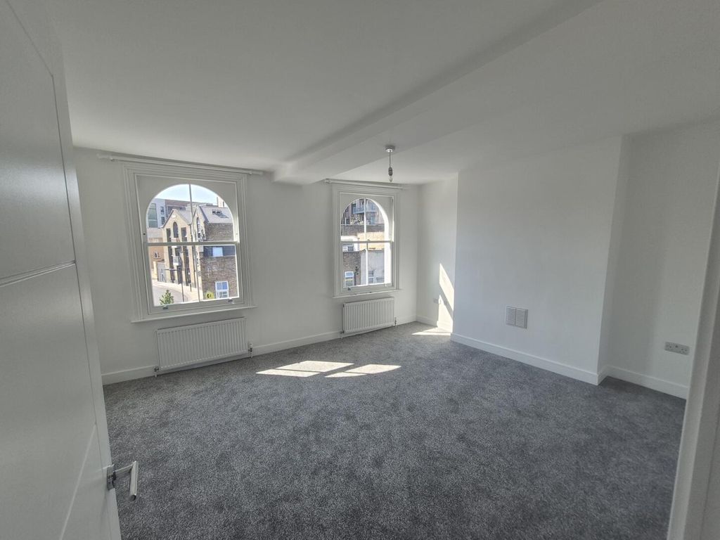 Property photo 3 of 14 Bedroom