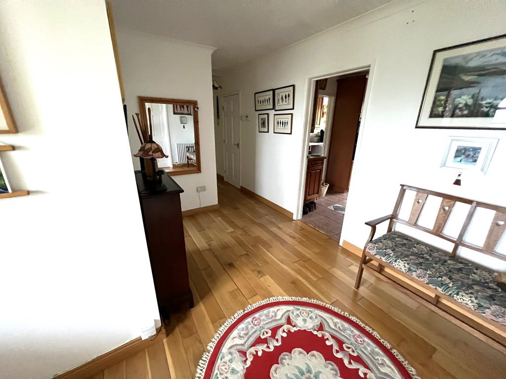 Property photo 3 of 37