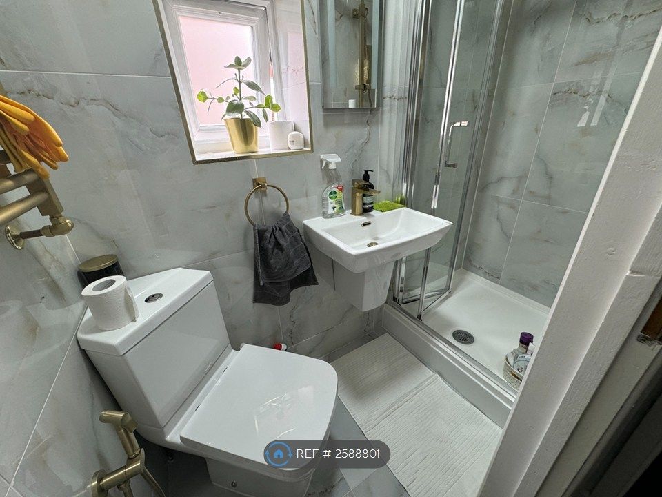 Property photo 2 of 26