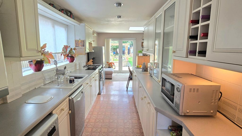 Property photo 3 of 19