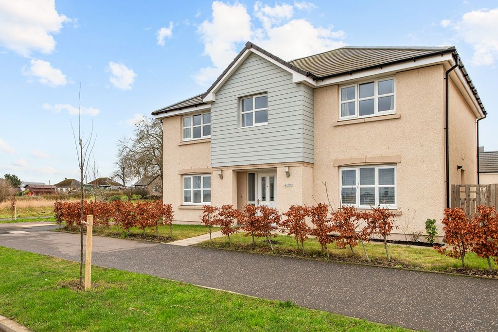 Property photo 1 of 46 4724080