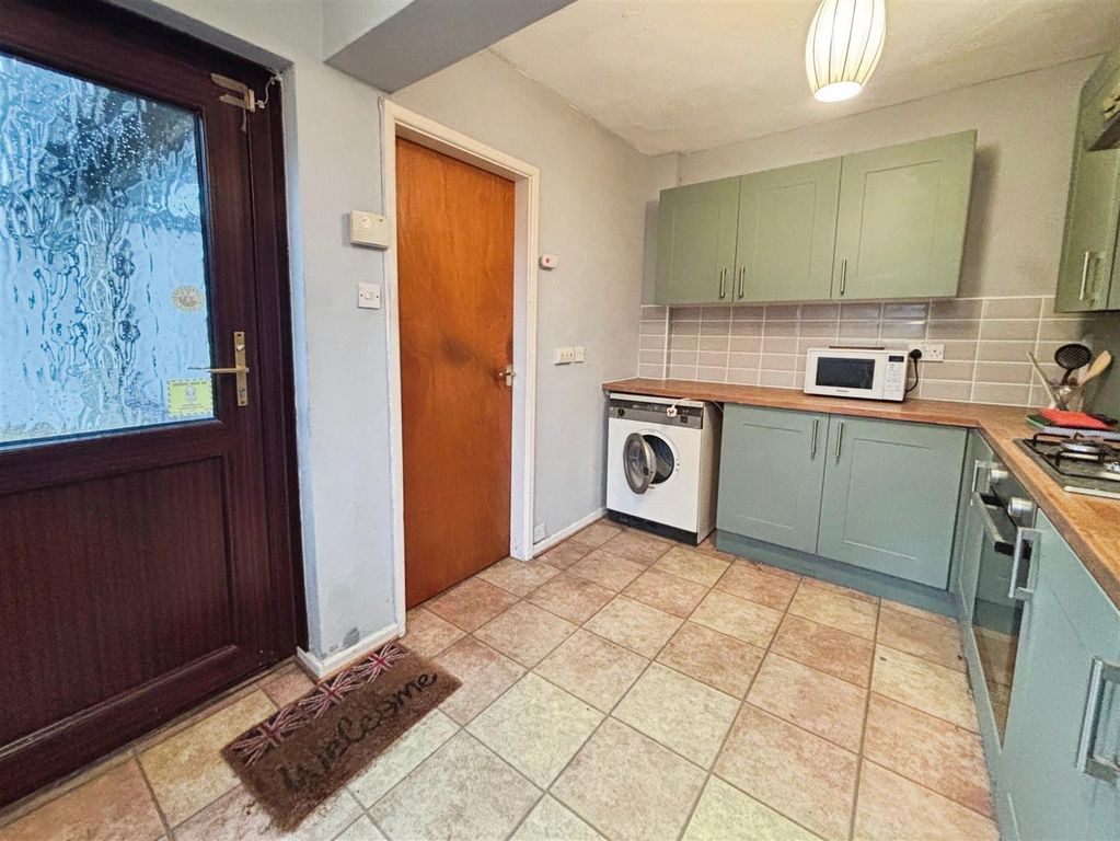 Property photo 3 of 19 Kitchen/Diner