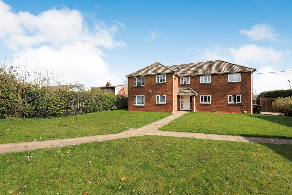 Property photo 2 of 14