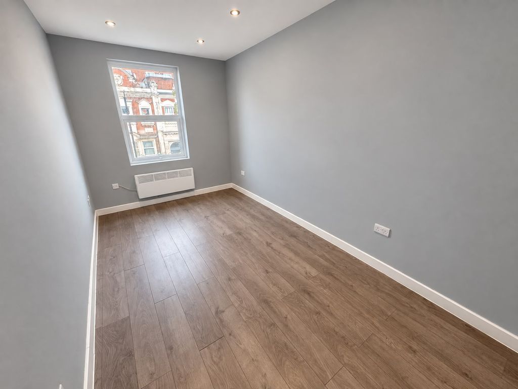 Property photo 2 of 4 1768931F-c40E-42Fe-B71F-c0A546450868