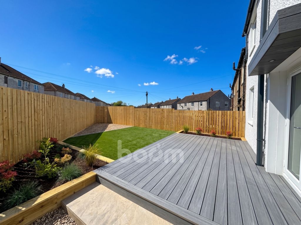 Property photo 2 of 24 Blackthorn Avenue, Beith Garden