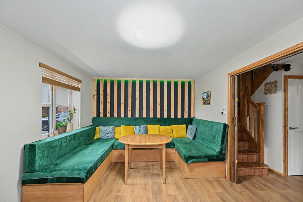 Property photo 2 of 22