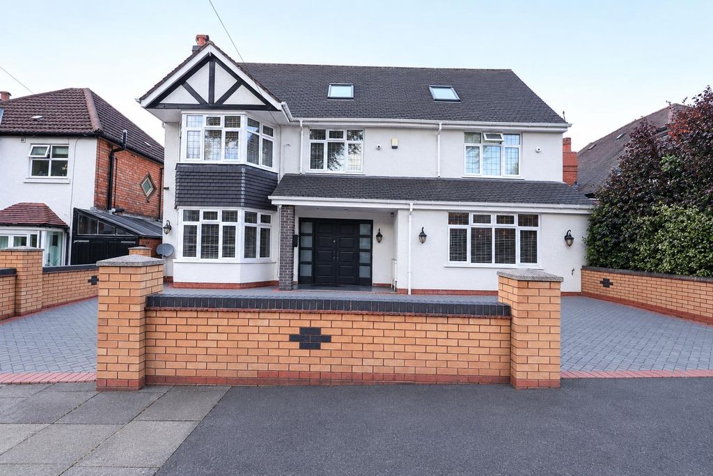 Property photo 2 of 26