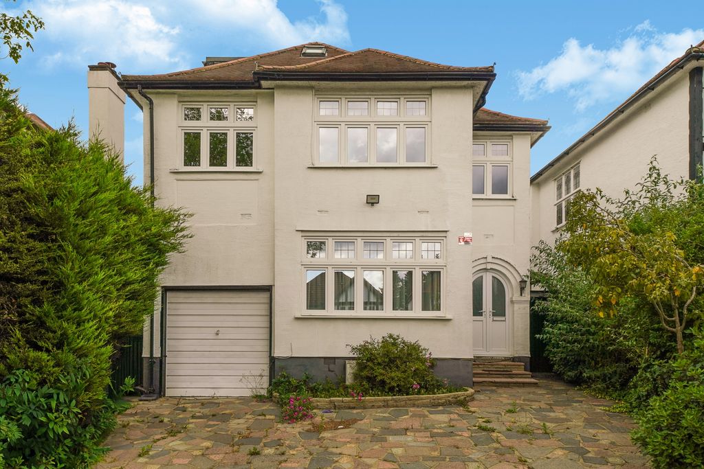 Property photo 1 of 16 Photo 6