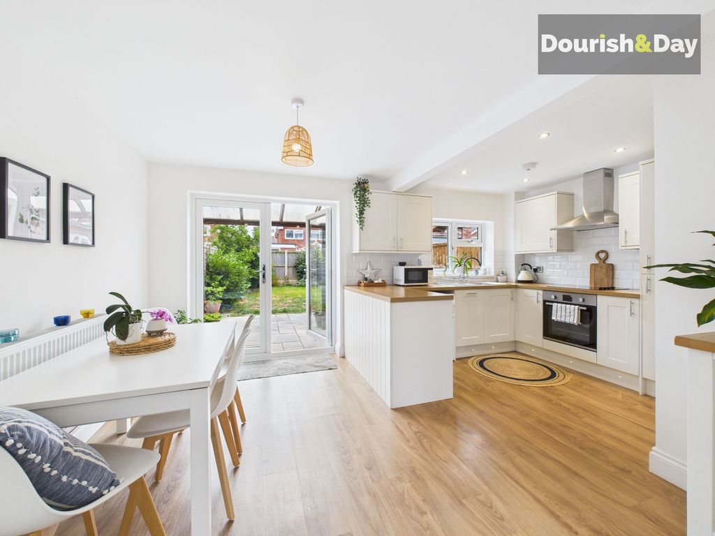 Property photo 2 of 17 Dining Kitchen